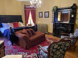 Vineyard Mansion & Carriage House Bed & Breakfast