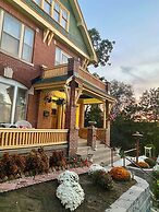 Vineyard Mansion & Carriage House Bed & Breakfast