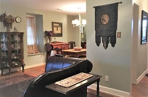 Vineyard Mansion & Carriage House Bed & Breakfast