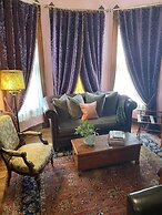 Vineyard Mansion & Carriage House Bed & Breakfast
