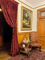 Vineyard Mansion & Carriage House Bed & Breakfast