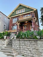 Vineyard Mansion & Carriage House Bed & Breakfast