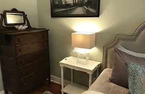 Vineyard Mansion & Carriage House Bed & Breakfast