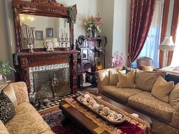 Vineyard Mansion & Carriage House Bed & Breakfast