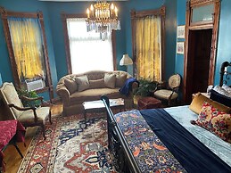 Vineyard Mansion & Carriage House Bed & Breakfast