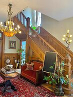 Vineyard Mansion & Carriage House Bed & Breakfast