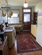 Vineyard Mansion & Carriage House Bed & Breakfast