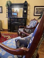 Vineyard Mansion & Carriage House Bed & Breakfast