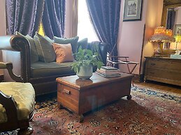 Vineyard Mansion & Carriage House Bed & Breakfast