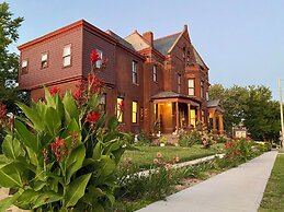 Vineyard Mansion & Carriage House Bed & Breakfast