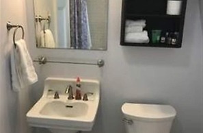Vineyard Mansion & Carriage House Bed & Breakfast