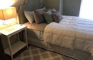 Vineyard Mansion & Carriage House Bed & Breakfast