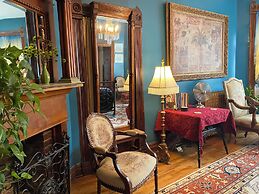 Vineyard Mansion & Carriage House Bed & Breakfast