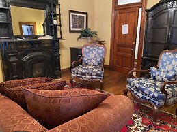 Vineyard Mansion & Carriage House Bed & Breakfast