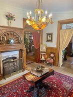 Vineyard Mansion & Carriage House Bed & Breakfast