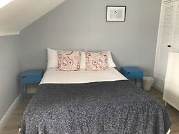 Rolling Wave Guesthouse