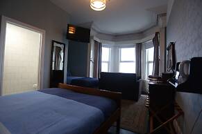 Rolling Wave Guesthouse