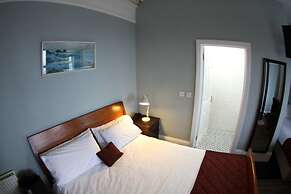 Rolling Wave Guesthouse