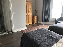 Rolling Wave Guesthouse