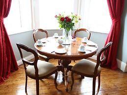 Rolling Wave Guesthouse