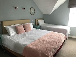 Rolling Wave Guesthouse