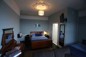 Rolling Wave Guesthouse