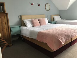 Rolling Wave Guesthouse