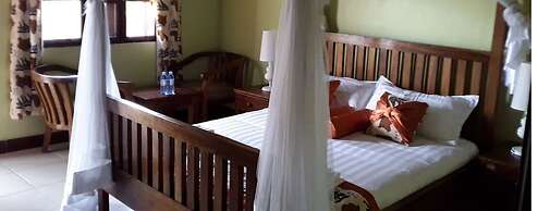 Engiri Game Lodge and Campsite