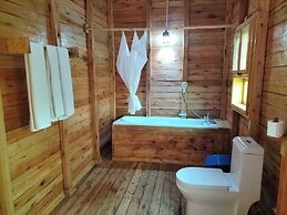 Engiri Game Lodge and Campsite