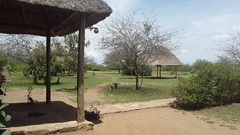 Engiri Game Lodge and Campsite