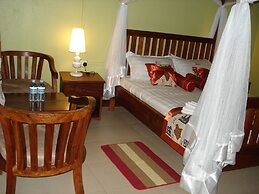 Engiri Game Lodge and Campsite