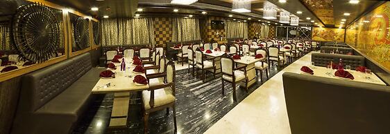 Hotel Benzz Park Vellore