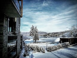 Entourage sur-le-Lac