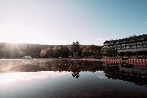 Entourage sur-le-Lac