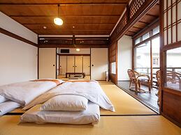 Inase Otsu Machiya Bed & Breakfast