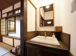 Inase Otsu Machiya Bed & Breakfast