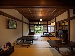 Inase Otsu Machiya Bed & Breakfast