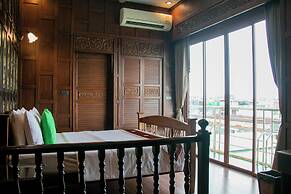 Lamphu Tree House Boutique Hotel