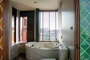 Lamphu Tree House Boutique Hotel