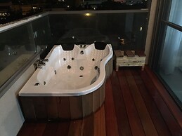 Luxury Apartment in Tel Aviv