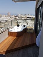 Luxury Apartment in Tel Aviv