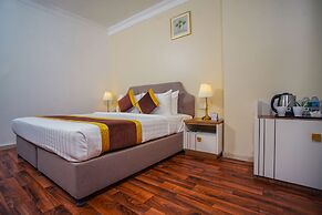 La Villa Suites Hotel