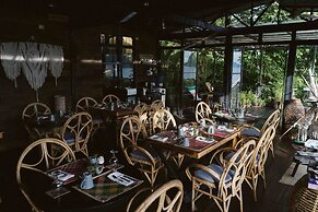 The Birdhouse El Nido - Glamping