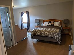 Sheep Mountain Lodge