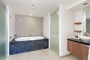 Private Penthouse 407