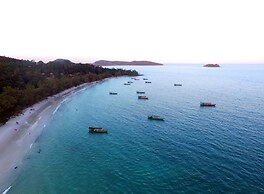 White Beach Bungalows