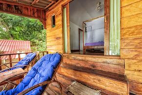 White Beach Bungalows