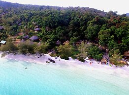 White Beach Bungalows