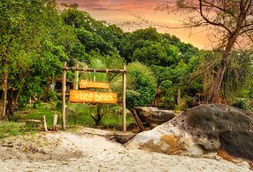 White Beach Bungalows
