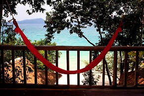 White Beach Bungalows